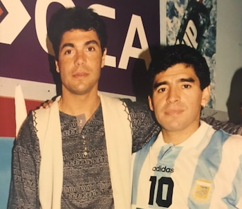 Hugo Issa con Diego Armando