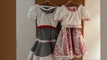 Los dos vestidos que ha cosido Meri para este San Isidro (Cedida)