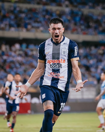 Alan Cantero celebrando un gol