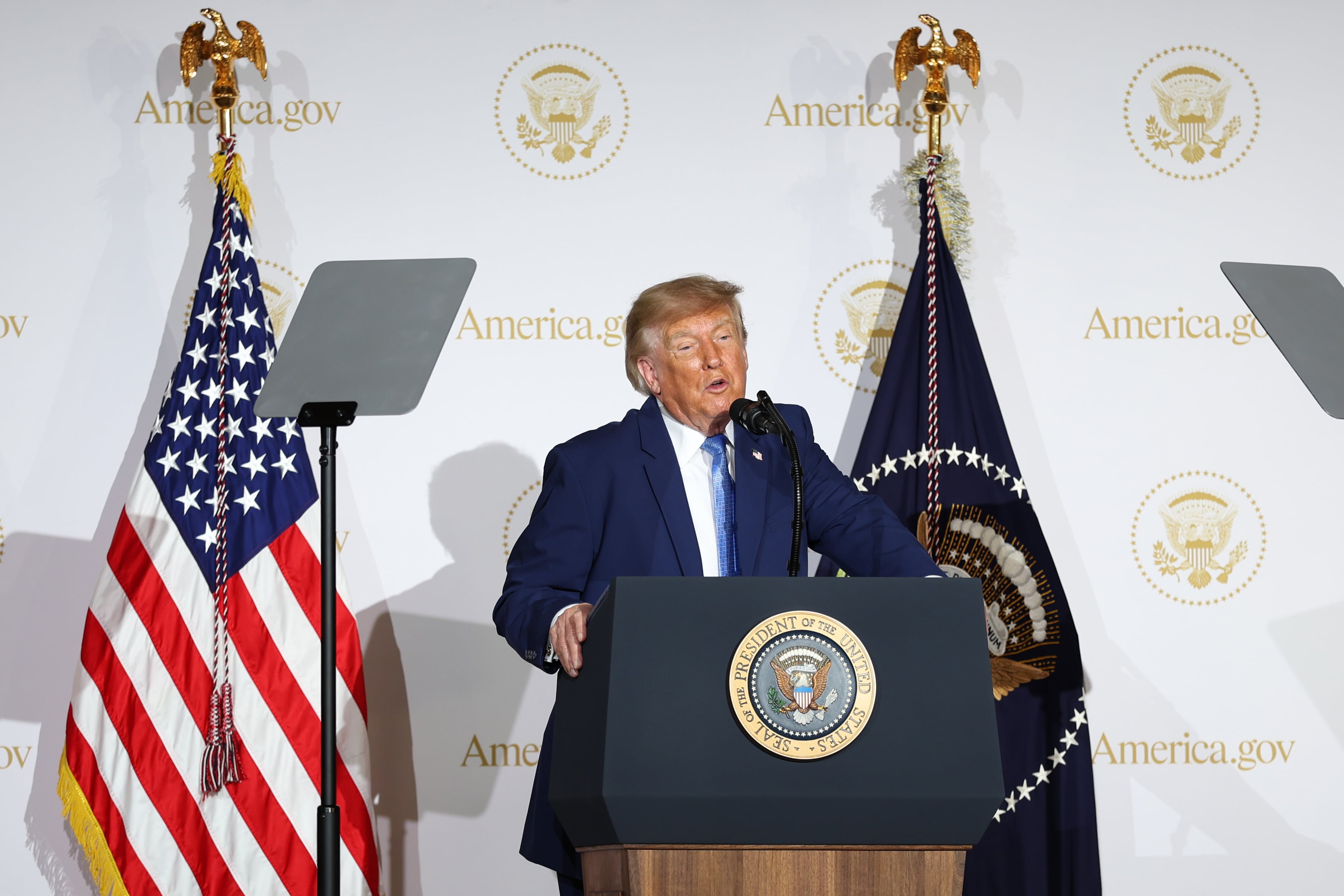 Donald Trump nombró al director de inteligencia nacional Jay Clayton como zar de la inteligencia artificial para liderar un grupo de trabajo con un mandato de 120 días (EFE/ Octavio Guzmán)