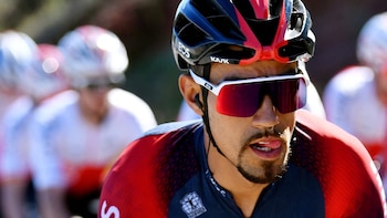 Daniel Martínez et d'autres cyclistes