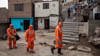 Los trabajadores de la funeraria