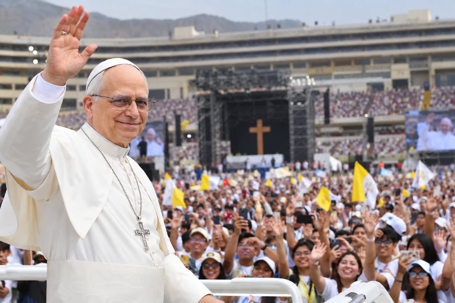 El Papa León XIV se reunirá con más de 30 mil jóvenes en el Estadio Monumental. (Imagen Ilustrativa Infobae)