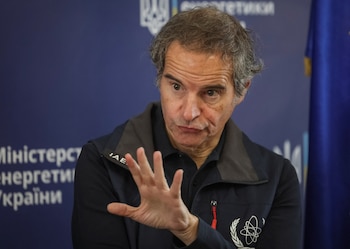 El director general del Organismo Internacional de Energía Atómica (OIEA), Rafael Grossi, asiste a una rueda de prensa, en medio del ataque de Rusia a Ucrania, en Kiev, Ucrania, el 3 de junio de 2025 (Reuters)