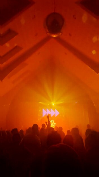 DJ Paulette con su set