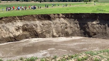 Las imágenes del impresionante socavón