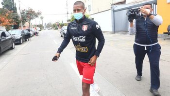 Pedro Aquino a la salida