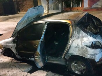 detenido por quemar el auto de su primo en la plata