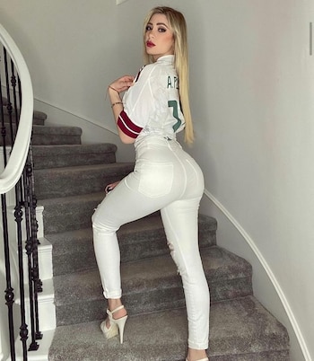 Alan Pulido, futbolista y esposo