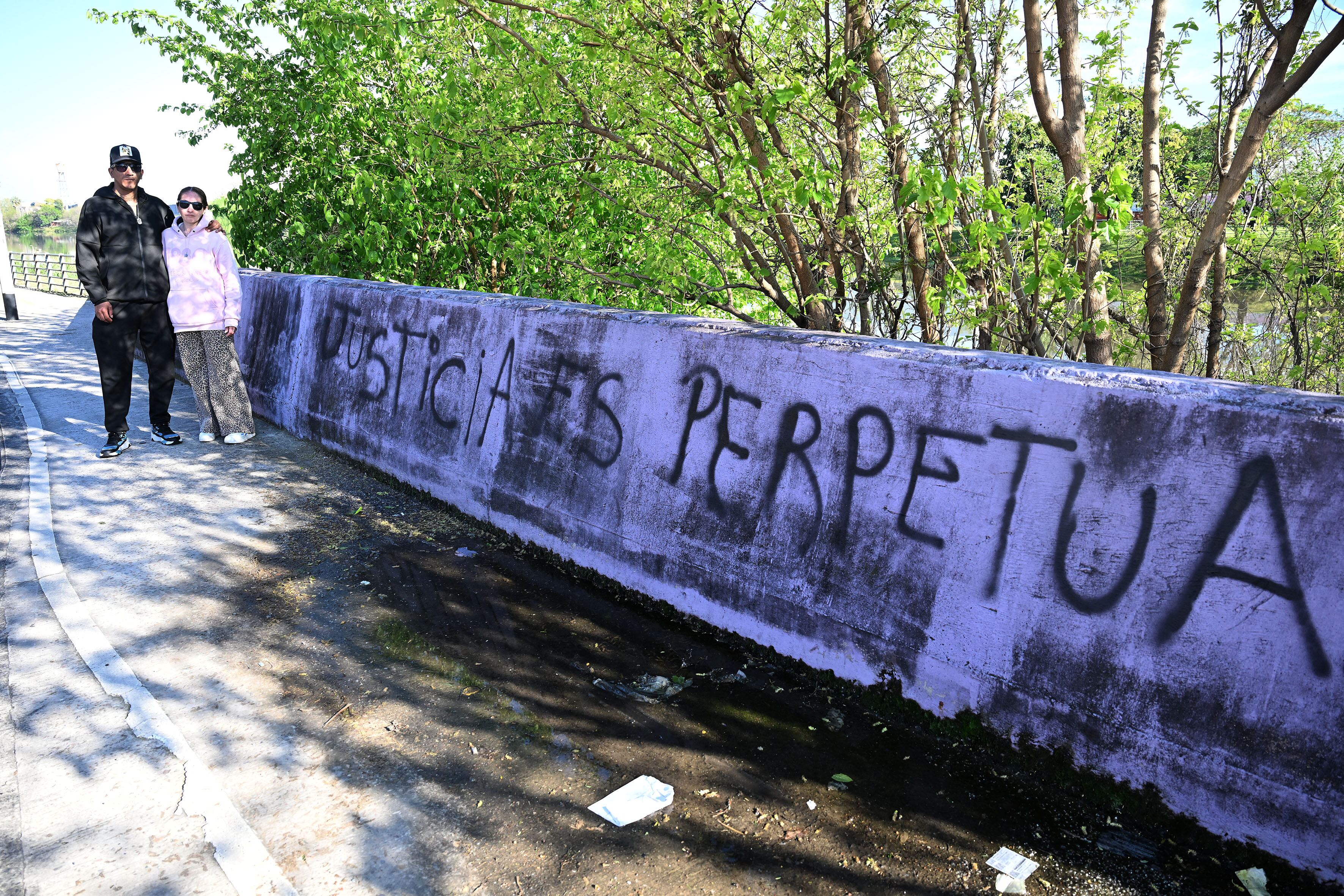 Alejandro y Johana, los papás de Bastián (Maximiliano Luna)