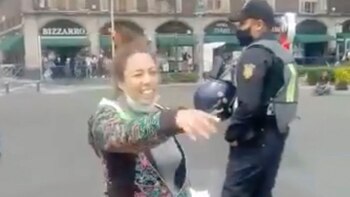 #LadyFrenadora se vuelve viral por presunta agresión a manifestantes anti AMLO