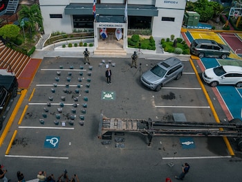 La Dirección Nacional de Control de Drogas decomisó 228 paquetes de presunta cocaína en República Dominicana. (Foto cortesía Dirección Nacional de Control de Drogas)
