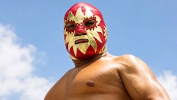 Solar II forjó una trayectoria de varias décadas en la lucha libre mexicana, destacando en múltiples combates y convirtiéndose en un símbolo de la Arena México