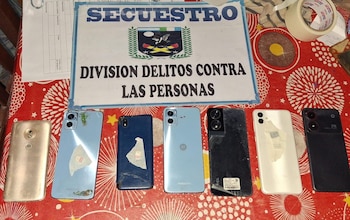 Diez teléfonos celulares fueron secuestrados durante los operativos y quedaron bajo análisis