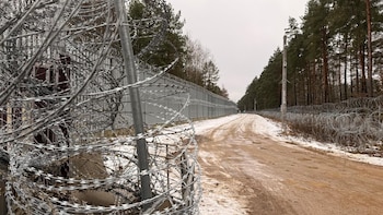 Polonia amplía los controles en su frontera con Alemania y Lituania hasta marzo de 2027
