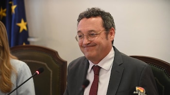 Más de 150 juristas critican