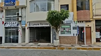 Balón de helio explota dentro