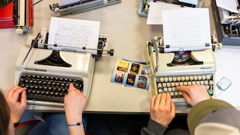 Una profesora de la Universidad de Cornell exige a sus alumnos redactar en una máquina de escribir para evitar el uso de IA en trabajos académicos