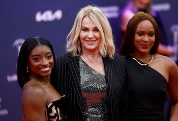 Simone Biles, Nadia Comaneci y Rebeca Andrade, en el Laureus World Sports Awards - Madrid (REUTERS/Juan Medina)