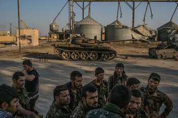 Combatientes kurdos después de una