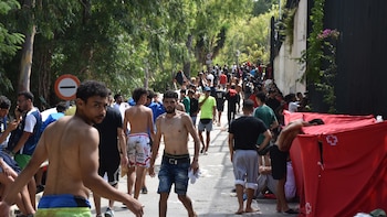 Con el CETI de Ceuta colapsado, qué ocurrirá con los migrantes que no abandonen la ciudad de forma “voluntaria” en los próximos días