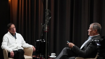Gustavo Petro tendría su propio Pódcast: reveló fotografía de una grabación junto a Rafael Correa