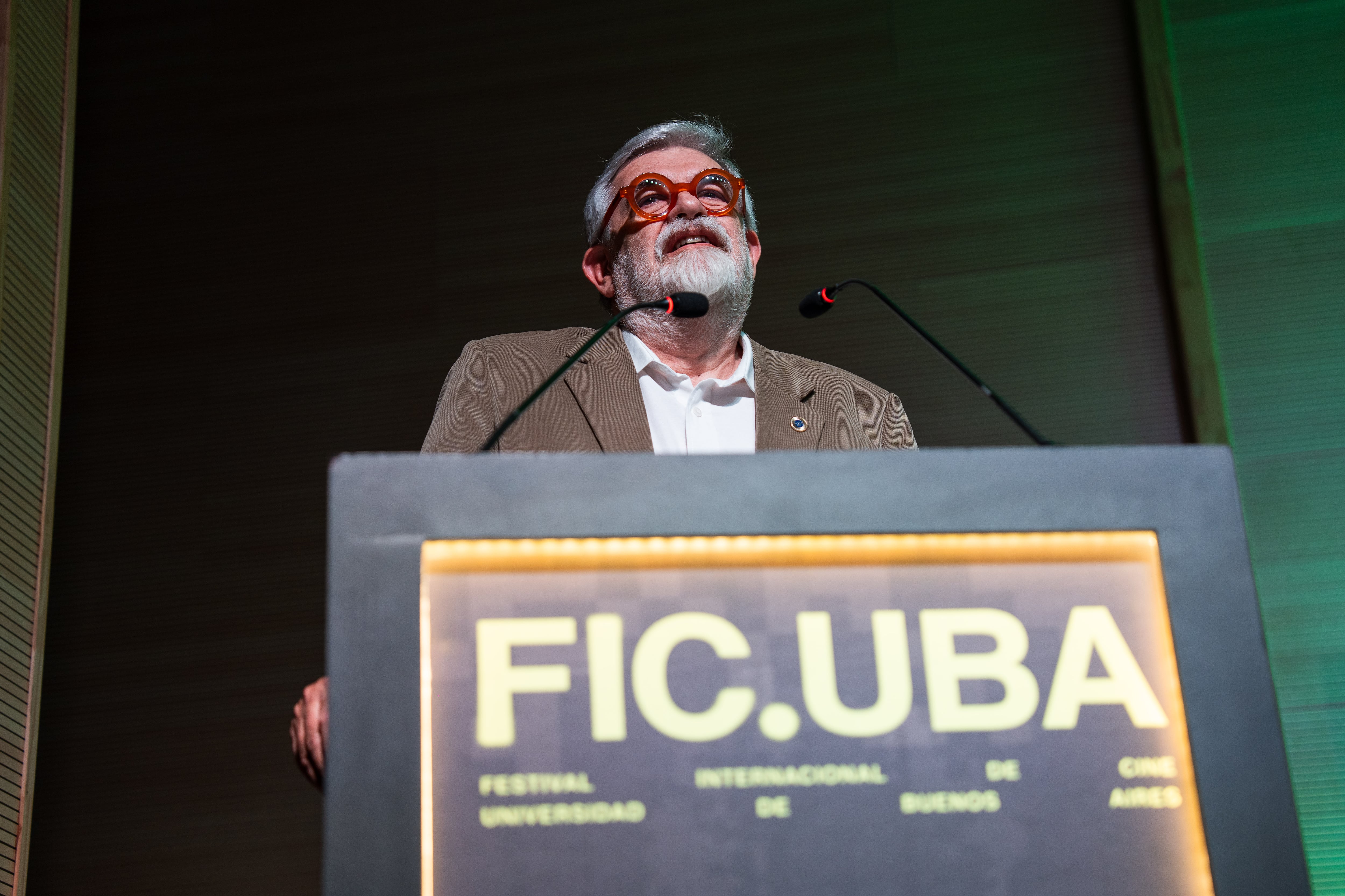El Festival Internacional de Cine de la Universidad de Buenos Aires convocó a más de 40 mil personas en su cuarta edición. El decano de la FADU, Carlos Venancio, participó de la apertura de la ceremonia (Crédito: FIC.UBA)