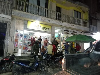 Los disidentes amenazaron con la muerte a quien vendiera víveres a los uniformados - crédito Fuerzas Militares