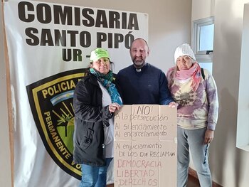 El cura recibió el apoyo