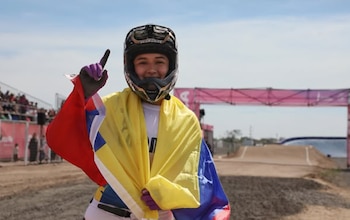 Mateo Carmona y Nicol Foronda ganaron las pruebas de BMX Racing y le dieron a Colombia dos medallas de oro en los Juegos Suramericanos Santa Fe 2026, disputados en Rafaela - crédito Comité Olímpico Colombiano
