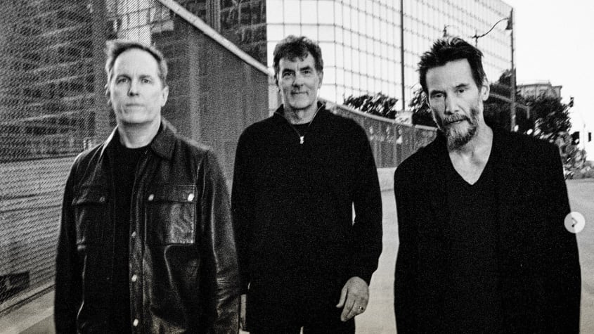 Dogstar nació cuando Keanu Reeves conoció a Robert Mailhouse, ensayó con él y con Gregg en su garaje de Beachwood Canyon y comenzó a escribir canciones en los años 90 (@dogstarband instagram)