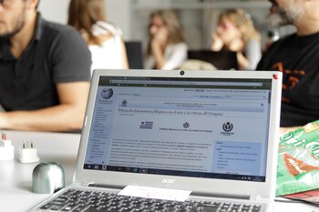 Wikipedia se ha hecho sin