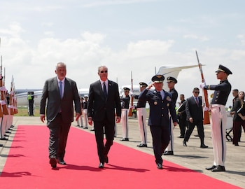 La delegación dominicana, encabezada por el presidente Luis Abinader, es recibida por autoridades locales e internacionales en Cali (Cortesía: @PresidenciaRD).