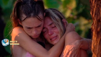 Almudena y Claudia en 'Supervivientes' (MEDIASET ESPAÑA).