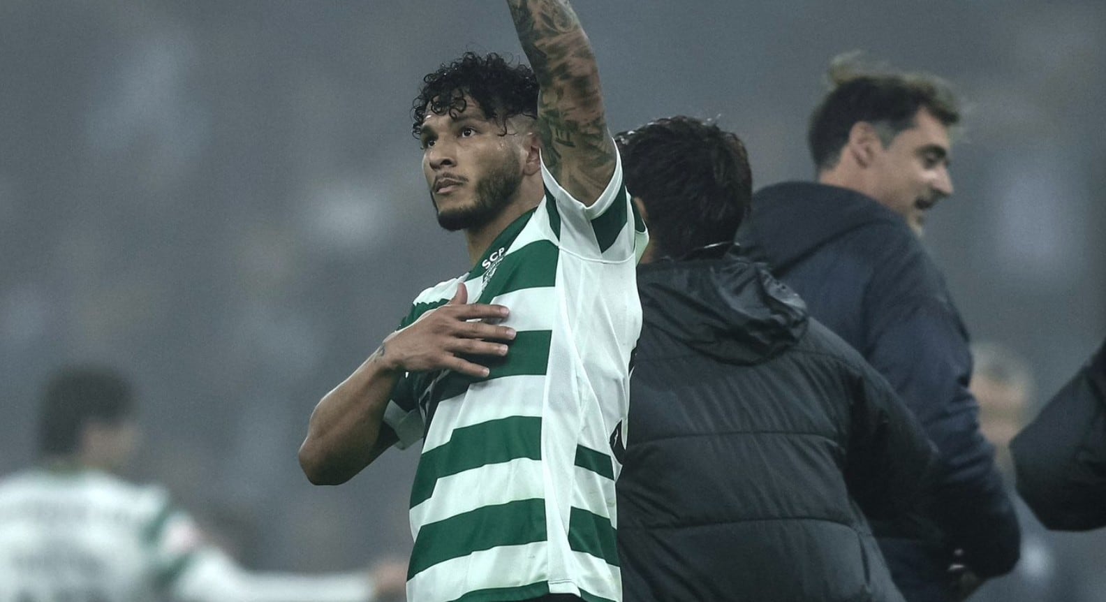 Luis Javier Suárez aún no puede volver a jugar, mientras se recupera de una lesión muscular - crédito Sporting CP