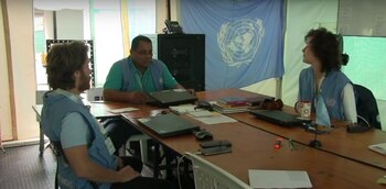 Mario Paciolla en su trabajo