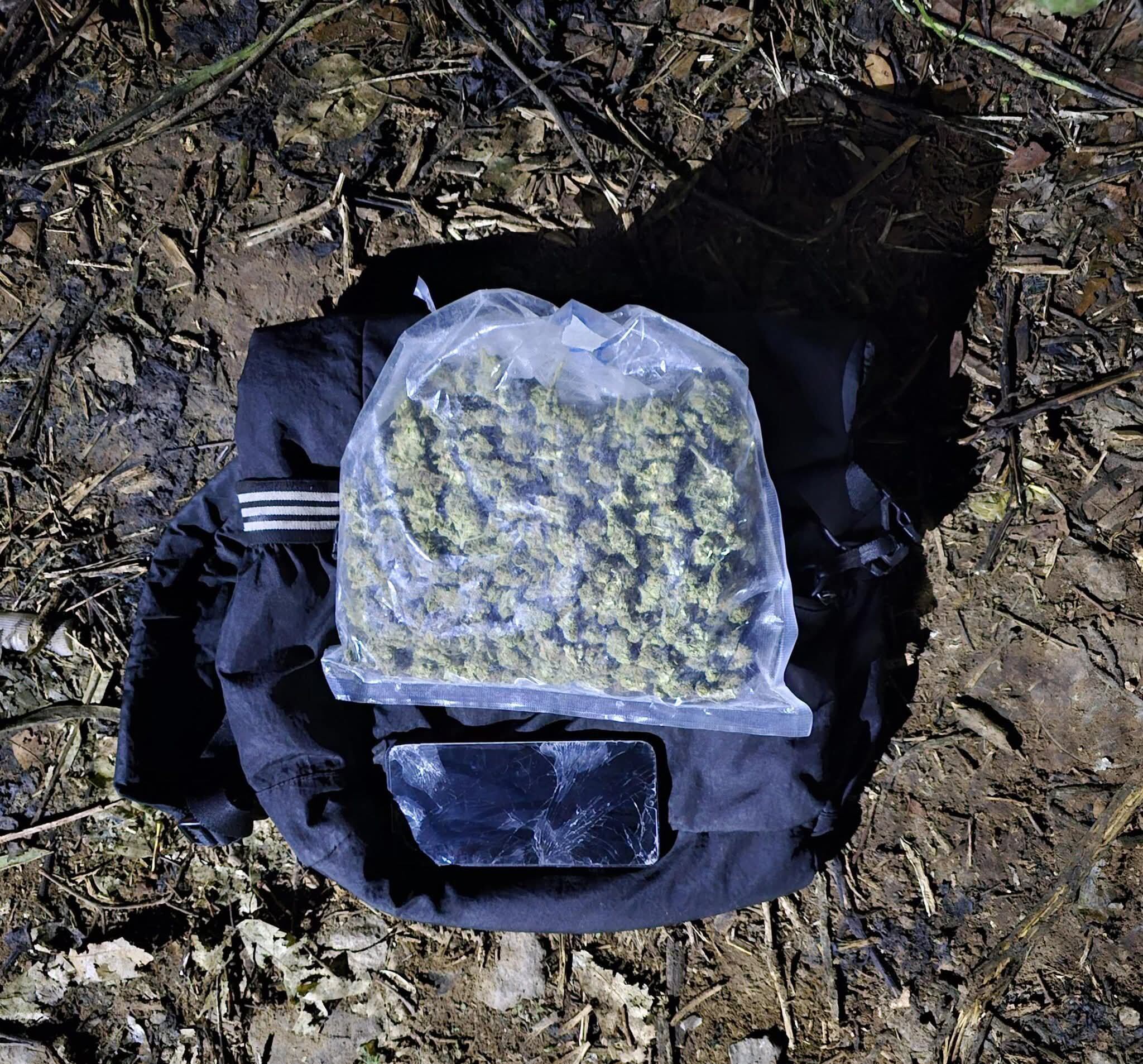 Personal de la Fuerza Armada incauta marihuana en el cantón Galeano, Chalchuapa, como parte del Plan Control Territorial. (Foto cortesía Fuerza Armada)