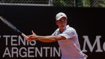 Milanesas con puré, pesca en la laguna y el sueño de llegar al circuito ATP: la historia de Lucio Ratti, el tenista que crece rápido