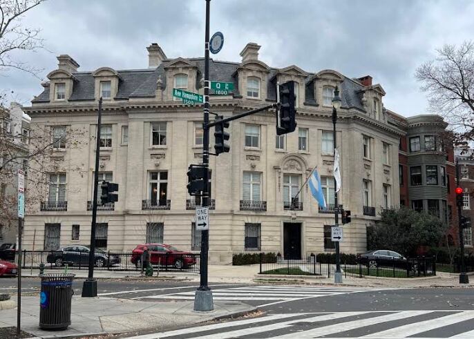 Embajada de Argentina en Estados Unidos, ubicado en 1600 New Hampshire Ave NW, Washington, DC (Google Maps)