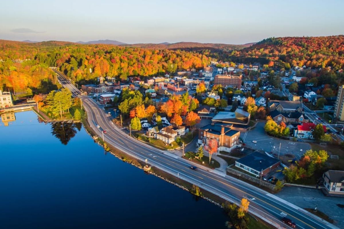 Junto con Saranac, completan el listado el condado de Door en Wisconsin y el río Hurón en Míchigan, lo que consolida la posición de los lagos Saranac como referente en riqueza de reptiles.