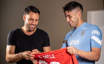 Sebastián Viera recibió la camiseta