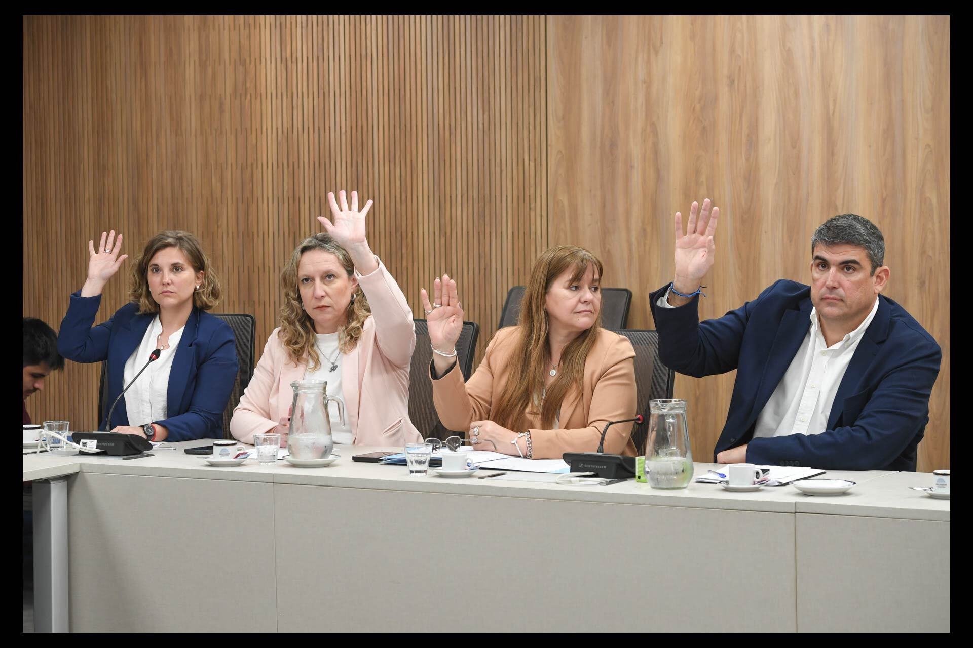 En la Bicameral, los criterios de evaluación se votaron al final del concurso (foto de archivo de una de las reuniones de la comisión)