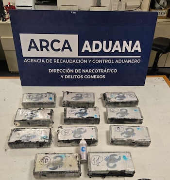 La cocaína secuestrada en Ezeiza con el símbolo del escorpión