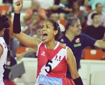 Vanessa Palacios destacó defendiendo la camiseta de la selección peruana de vóley por casi 20 años.