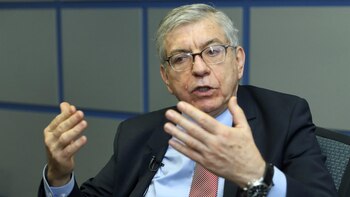 El expresidente colombiano César Gaviria evoluciona favorablemente de una cirugía abdominal
