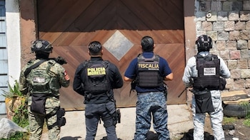 Aproximadamente mil 925 dosis de