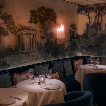 Zona bistró del restaurante Manero