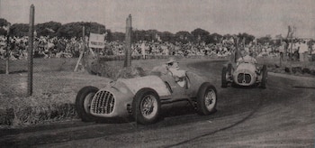 El Cabezón con su Ferrari