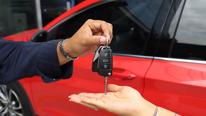 Comprar un auto usado no termina en revisar el motor: Sunarp explica qué otros datos debes consultar antes de cerrar el trato