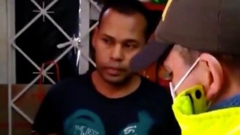 Este es Néstor Enrique